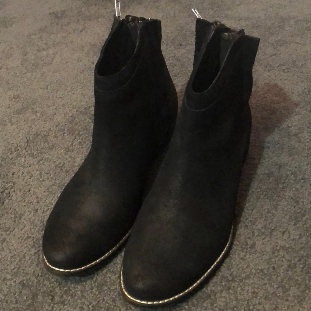 Dolce Vita leather ankle boots - new